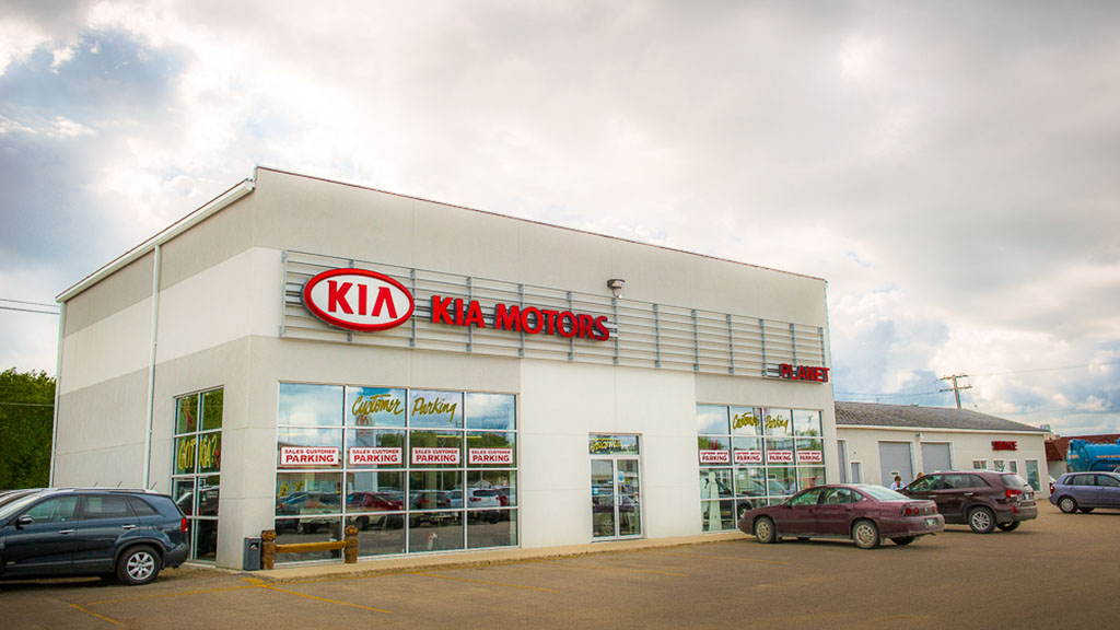 U-Build Car dealerships like KIA are typically built as pre-engineered steel buildings. The structure is manufactured in parts in our plant, then shipped to site for the builders to erect, providing an economic alternative to conventional methods for building with steel.