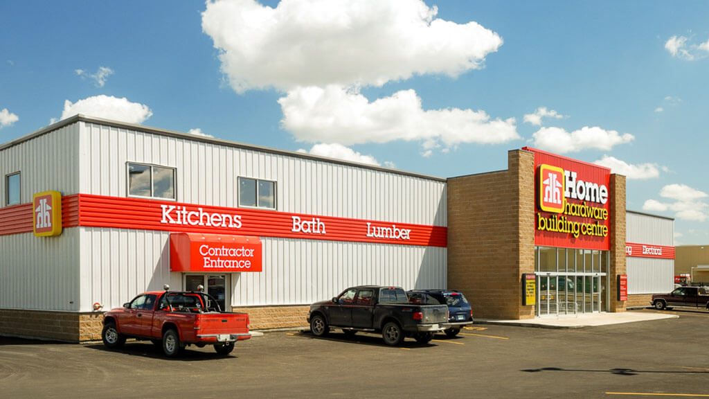 U-Build Cette quincaillerie Home Hardware est un exemple de magasin de détail fabriqué à l’usine d’U-Build.